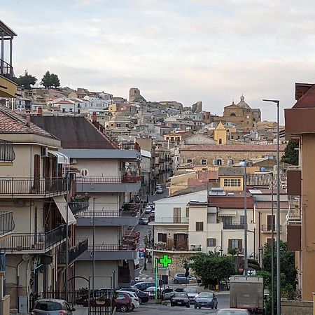 Appartamento "Rina Centro Sicilia" Pietraperzia Екстер'єр фото