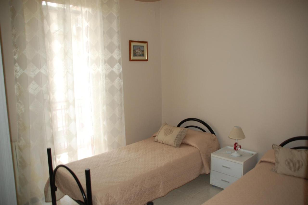 Appartamento "Rina Centro Sicilia" Pietraperzia Екстер'єр фото